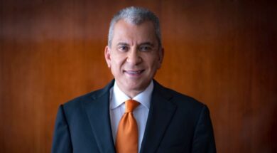 PeoplVyron_Nikolaides.jpg1 (1) 07 12 25