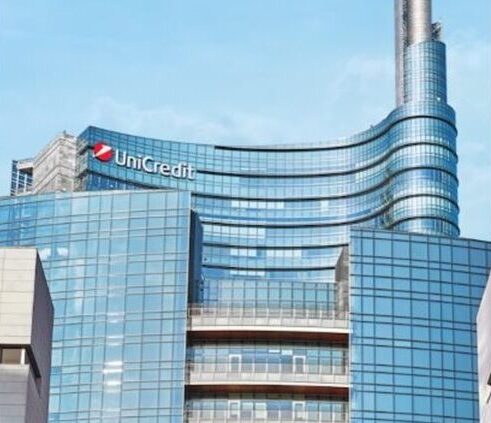 UniCredit: Στο 29,8% αύξησε τη συμμετοχή της στην Alpha Bank