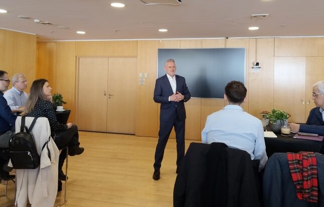 Σταθεροποίηση το 2026, βιώσιμη ανάπτυξη το 2027 και στόχο τη πρωτιά για την Εθνική Ασφαλιστική