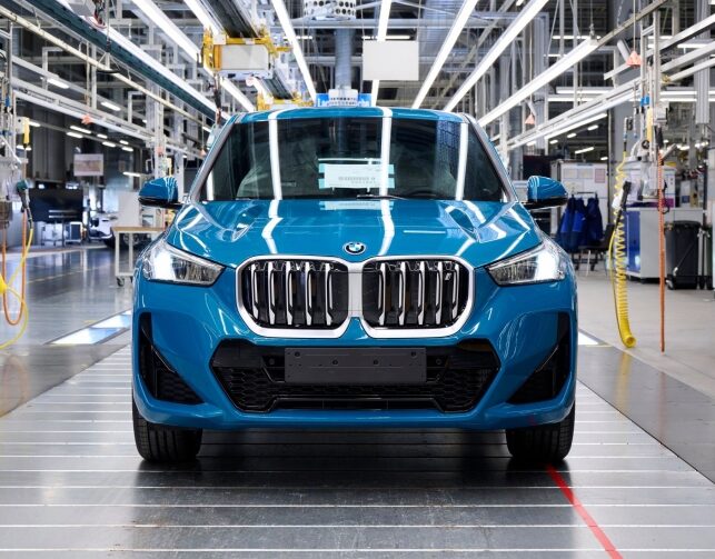 BMW Group: Στην 40ή επέτειό στο Regensburg, με ρεκόρ παραγωγής