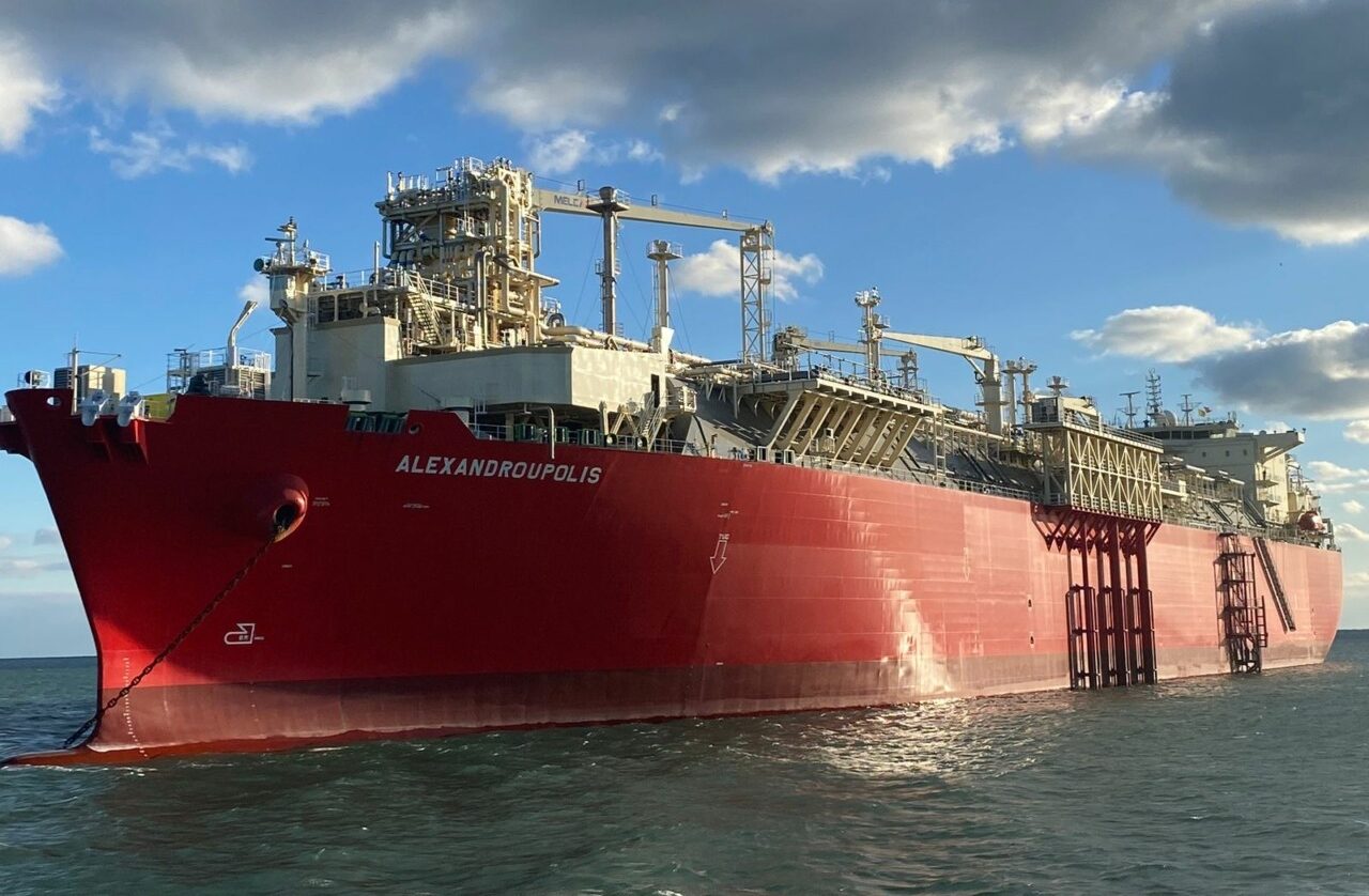 Στην τελική ευθεία, o δεύτερος πλωτός σταθμός φυσικού αερίου, από τη Gastrade