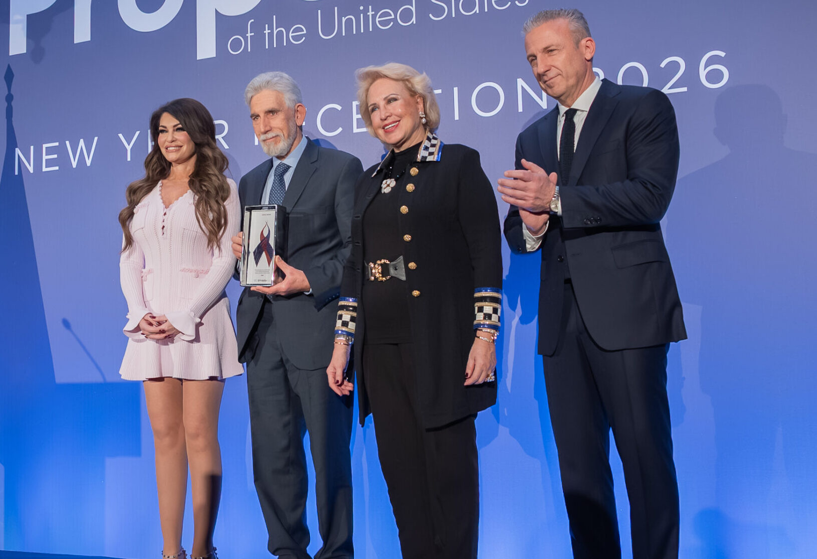 Capital Link: Βραβεύτηκε για το 30ετές  του έργο με το  Award of Recognition του Propeller Club