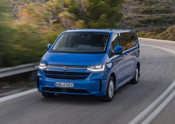 VW e-Transporter & e-Caravelle: Με νέα μπαταρία έως 380 χιλ.