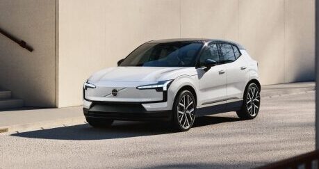 Volvo EX30: Με νέες premium επιλογές, πιο ελκυστικό από ποτέ