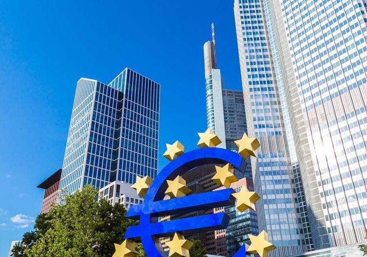 Μετά τις τελευταίες εξελίξεις στον πόλεμο, προβληματισμός τι θα κάνει με τα επιτόκια η ΕΚΤ