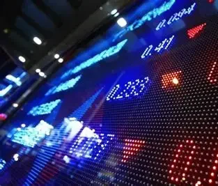 Επιστρέφουν στις ΗΠΑ τα κεφάλαια που στρέφονταν προς την Ευρώπη, αλλά πάνω 3,8% ο Euro Stoxx 600