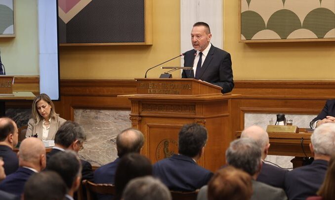 Υποχώρηση της ανάπτυξης στο 1,9% και αύξηση του πληθωρισμού στο 3,1%, προειδοποιεί ο Γ. Στουρνάρας