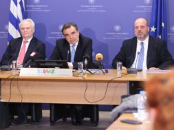 Synenteuxi Schinias 26 04 26