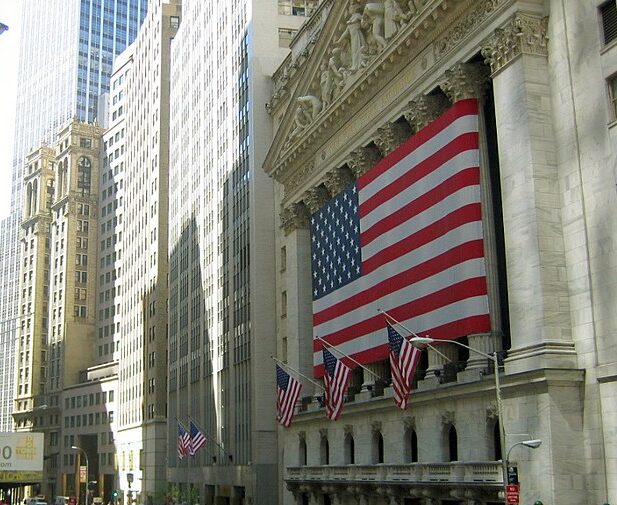 Wall: S&P & Dow με νέα ρεκόρ, 13ήμερο ράλι για τον Nasdaq, από το 1992