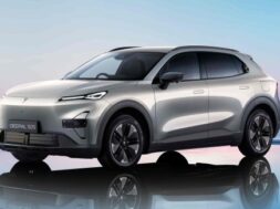 Chagan Hyundai Deepal S05 PHEV exterior silver 21 06 26