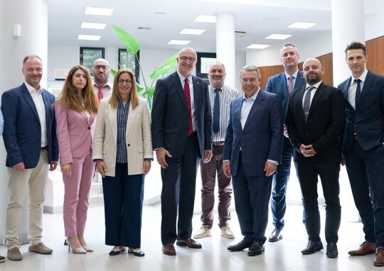Alpha Bank: Στην Κεντρική Μακεδονία, σε τοπικούς φορείς