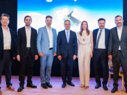 samsung_wallet Kim Liaros Paraskeuopoulos Petrakis Mela Politis Rallis 12 07 26