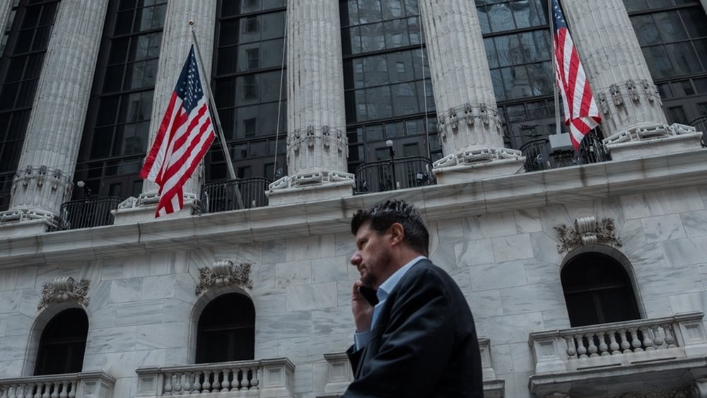 Wall: Πτώση, με φόντο την ομιλία Kevin Warsh στο Jackson Hole του Wyioming