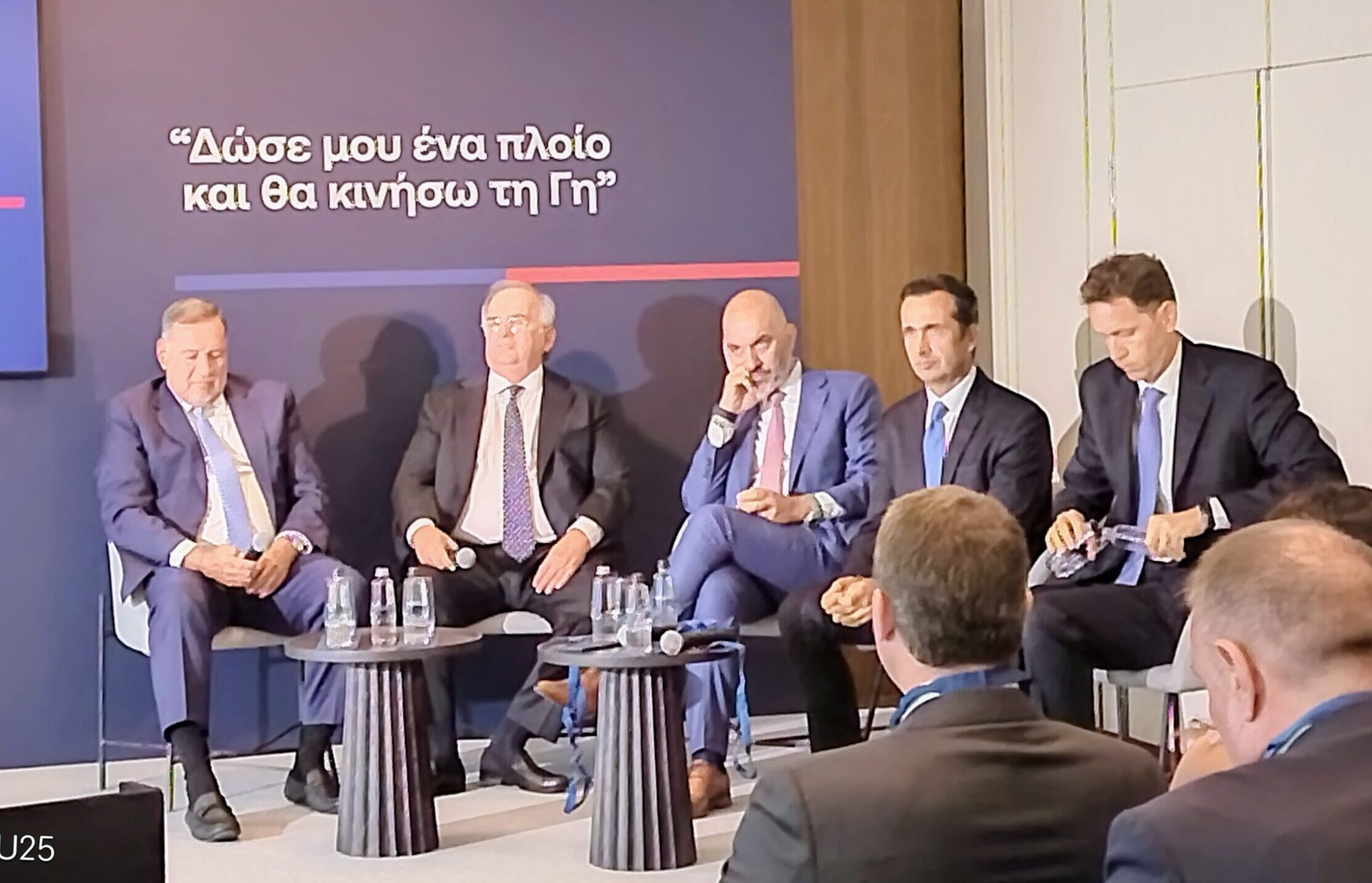 Star Bulk Carriers, πρώτη διπλή εισαγωγή ναυτιλιακής εταιρίας..