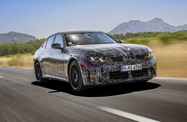 BMW Σειρά 3: Με νέους τετρα-εξα-κύλινδρους δυνατούς κινητήρες
