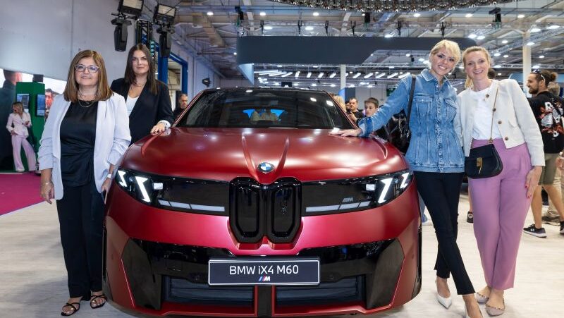 BMW iX4: Άλμα προς μια νέα εποχή, με το SUV της Neue Klasse