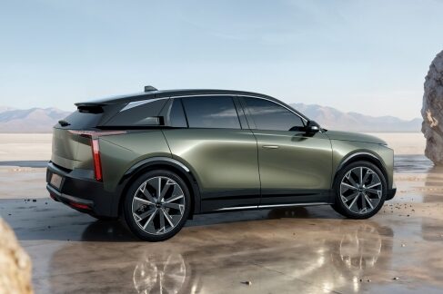DS Automobiles: Με το DS N°7, Πανελλήνια Πρεμιέρα σε Auto Athina