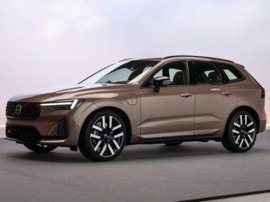 Volvo_XC60_ new Studio_Front_34 11 10 26