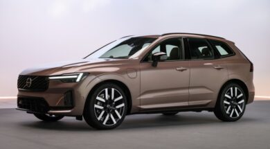 Volvo_XC60_ new Studio_Front_34 11 10 26